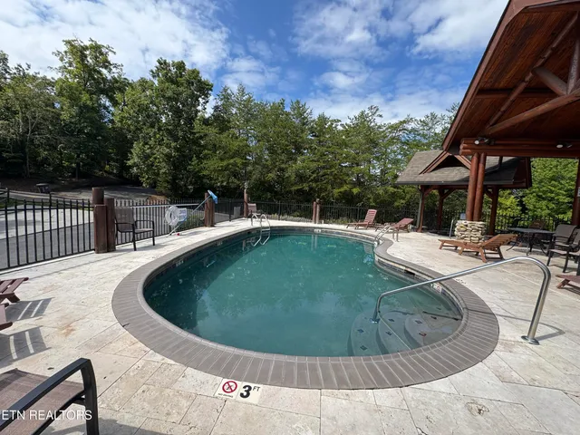 $449,900 | 410 Big Bear Way, Unit 2005, Pigeon Forge, TN 37863