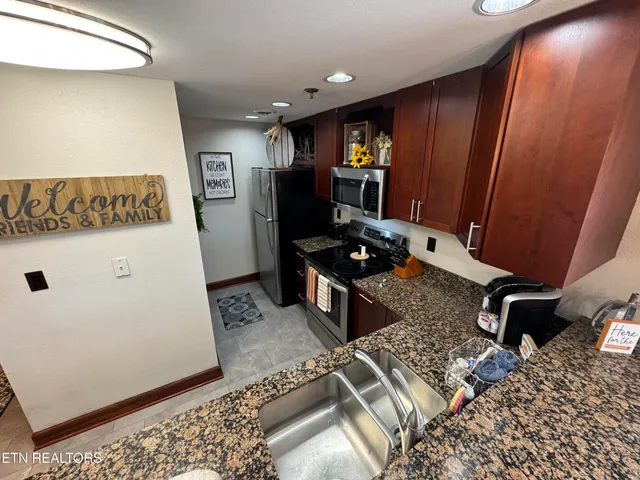 $449,900 | 410 Big Bear Way, Unit 2005, Pigeon Forge, TN 37863