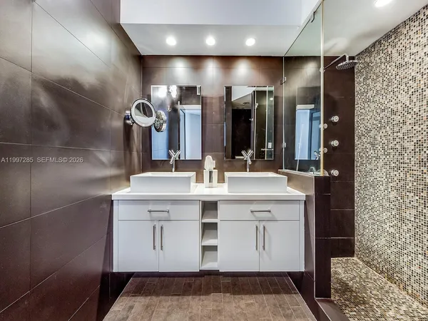 $6,500 | 1330 West Avenue, Unit 1701, Miami Beach, FL 33139