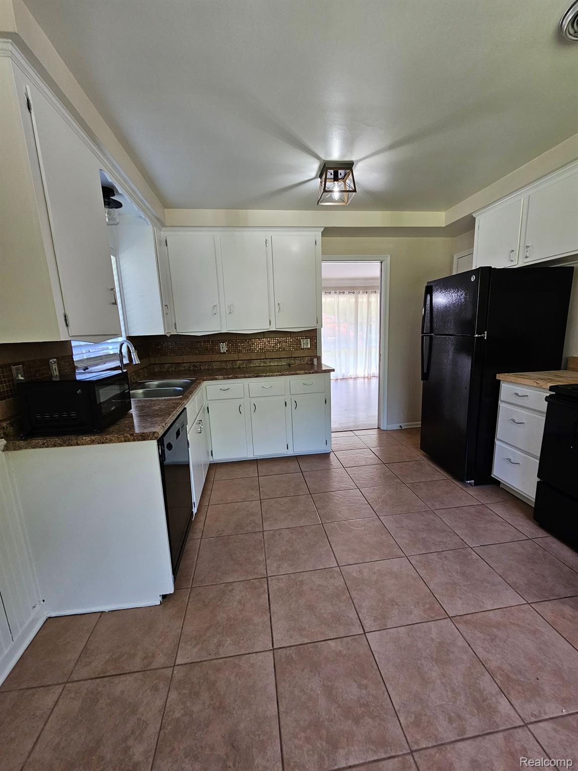 28071 Ridgebrook Road Farmington, MI 48334 - Photo 14 of 47 Gallery Image 14
