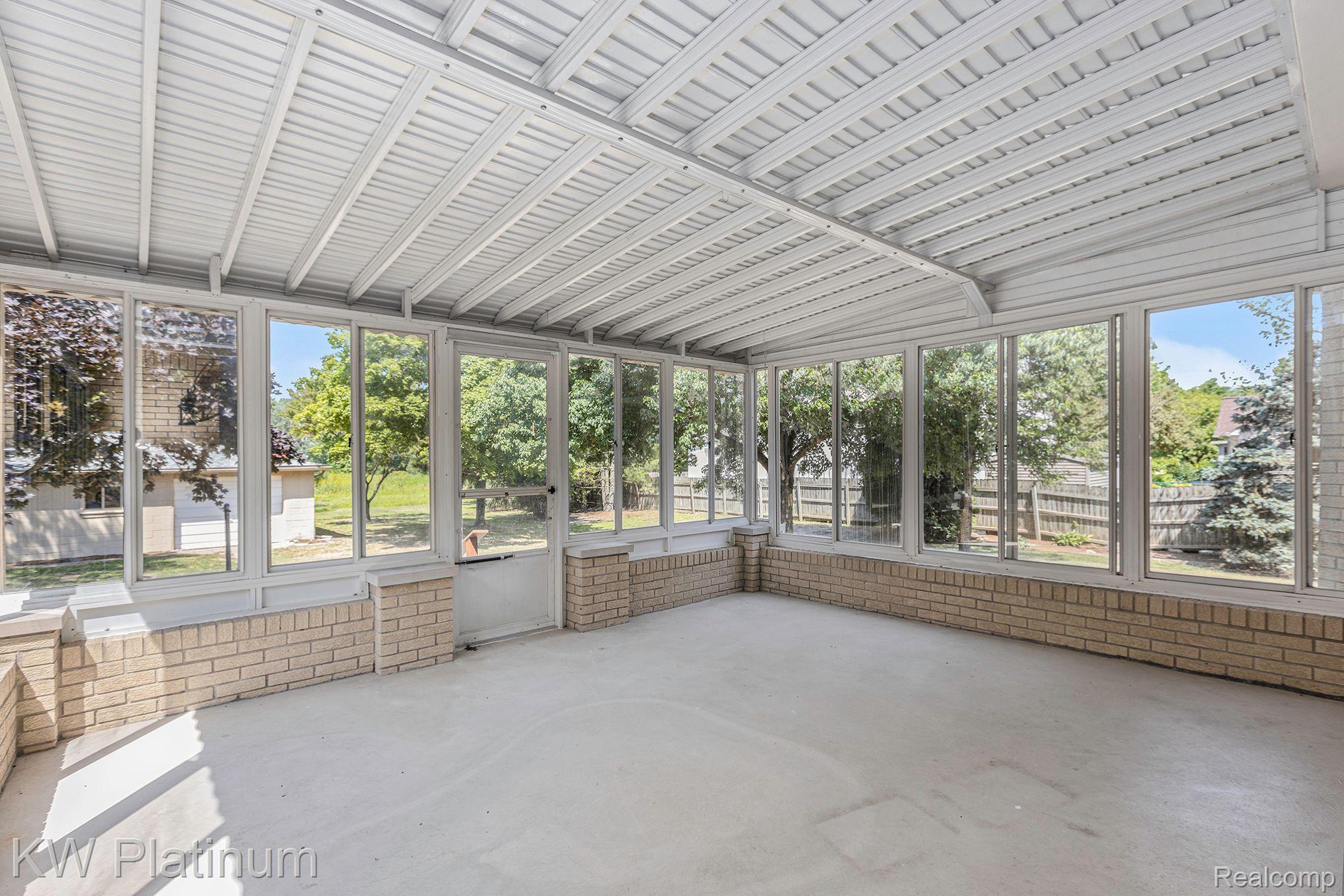 54363 Fairchild Road Macomb, MI 48042 - Photo 28 of 61 Gallery Image 28