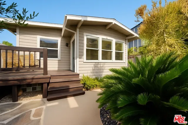 $2,375,000 | 643 Santa Clara Avenue, Venice, CA 90291