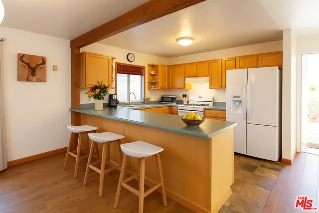 $2,375,000 | 643 Santa Clara Avenue, Venice, CA 90291