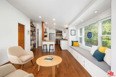 $2,275,000 | 643 Santa Clara Avenue, Venice, CA 90291