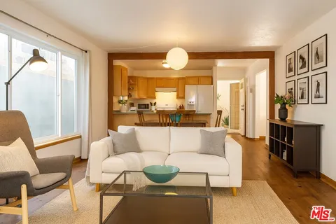 $2,275,000 | 643 Santa Clara Avenue, Venice, CA 90291