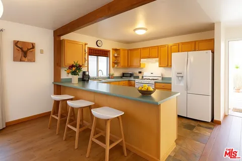 $2,275,000 | 643 Santa Clara Avenue, Venice, CA 90291