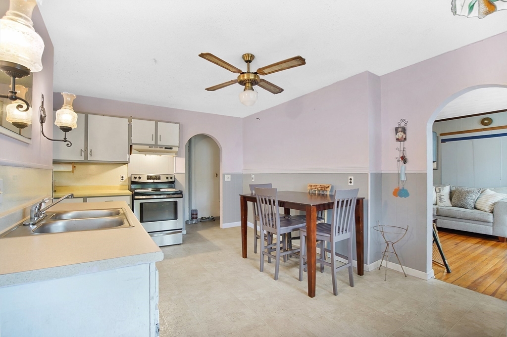 153 Fort Pleasant Avenue Springfield, MA 01108 - Photo 19 of 37 Gallery Image 19