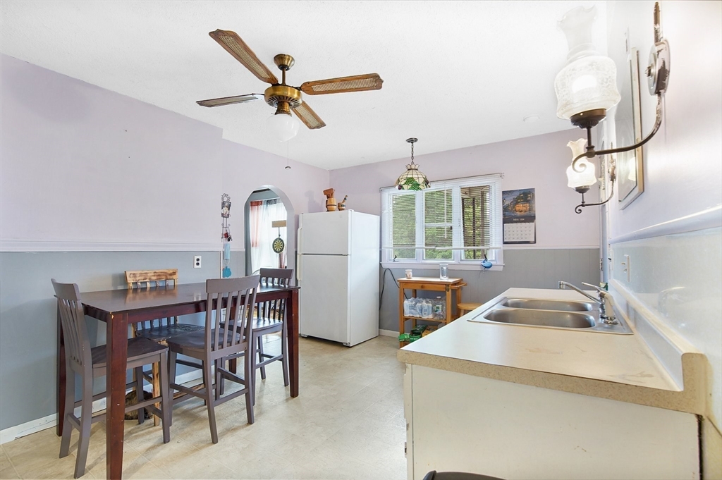 153 Fort Pleasant Avenue Springfield, MA 01108 - Photo 21 of 37 Gallery Image 21