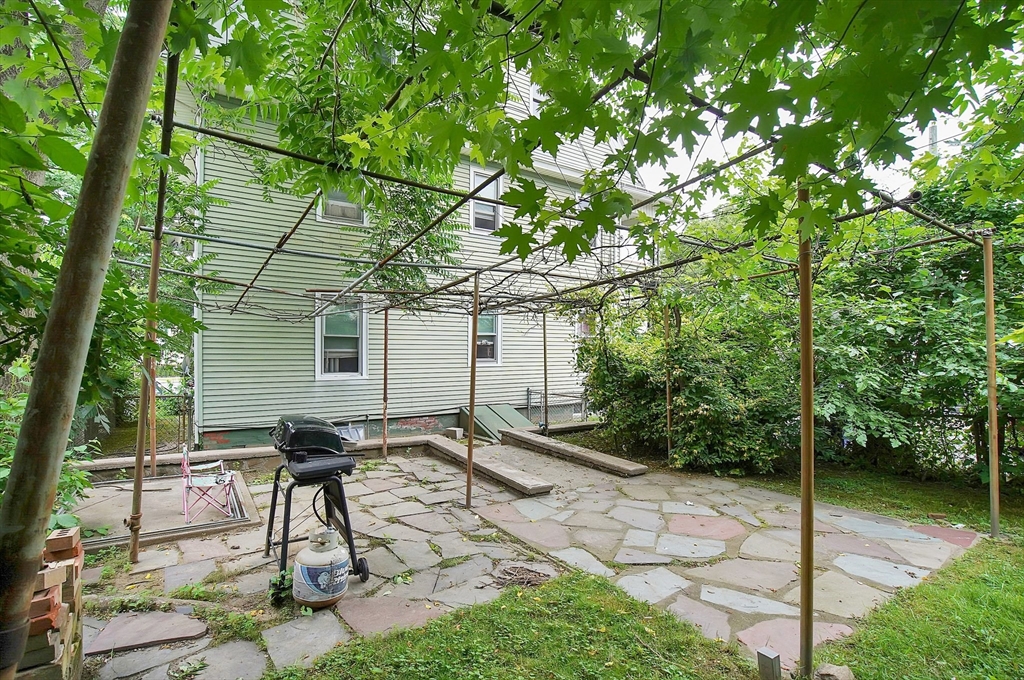 153 Fort Pleasant Avenue Springfield, MA 01108 - Photo 10 of 37 Gallery Image 10