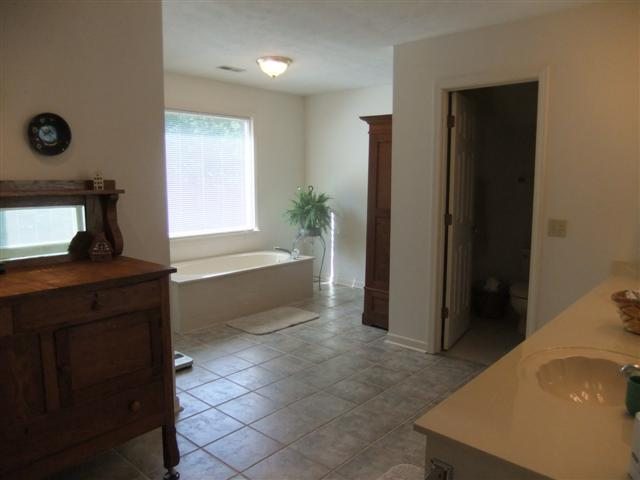 204 West Hackney Road Greer, SC 29650 - Photo 8 of 24 Gallery Image 8