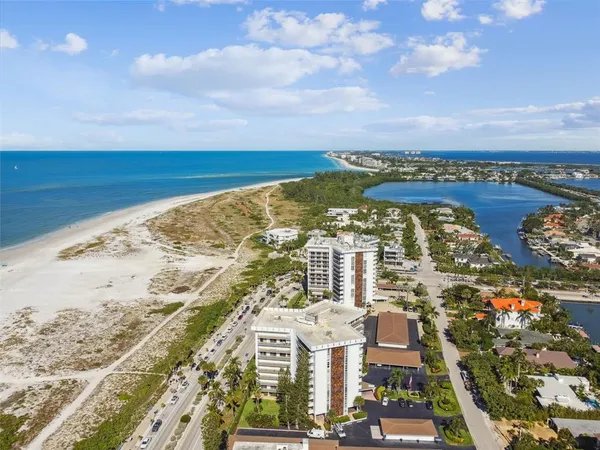 $4,000 | 101 Benjamin Franklin Drive, Unit 61, Sarasota, FL 34236