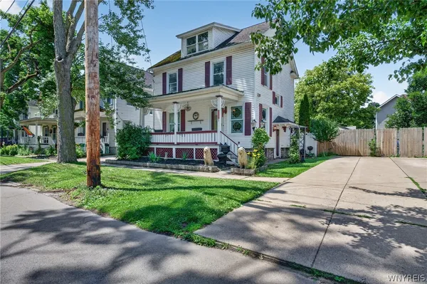 $199,000 | 444 Washburn Street, Lockport City, NY 14094