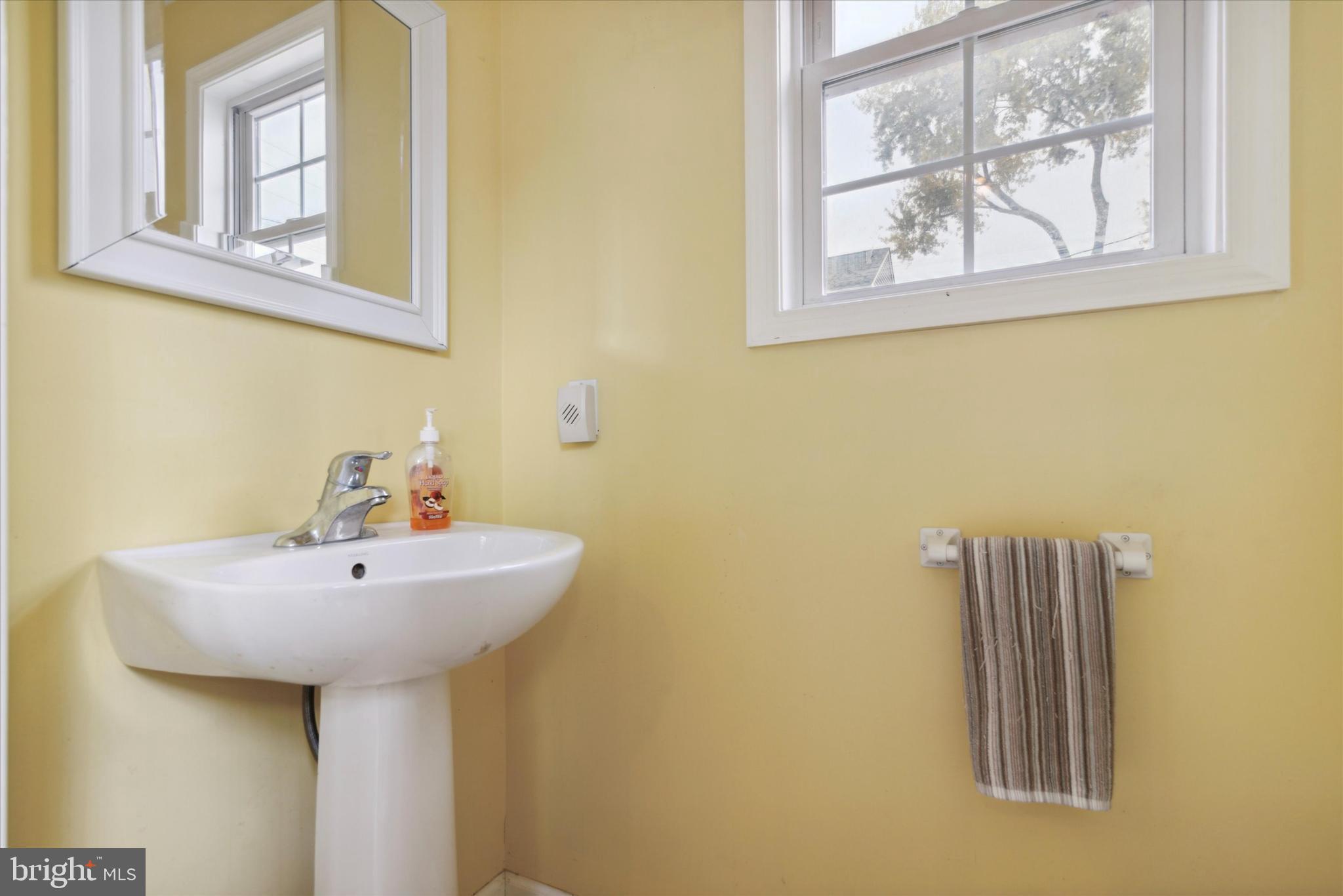 239 Lawrence Road Broomall, PA 19008 - Photo 13 of 25 Convenient powder room on 1st floor