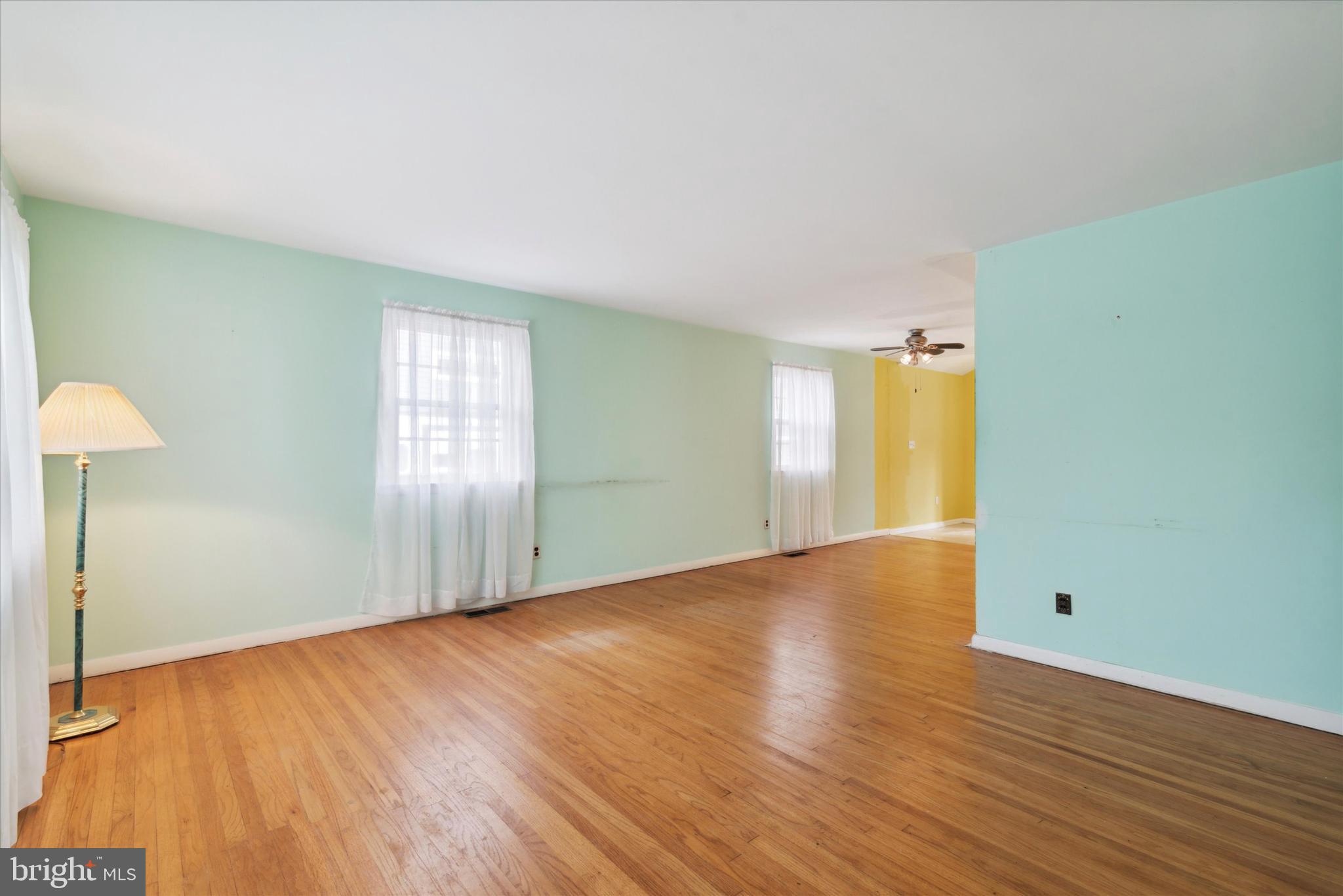 239 Lawrence Road Broomall, PA 19008 - Photo 5 of 25 Replacement windows