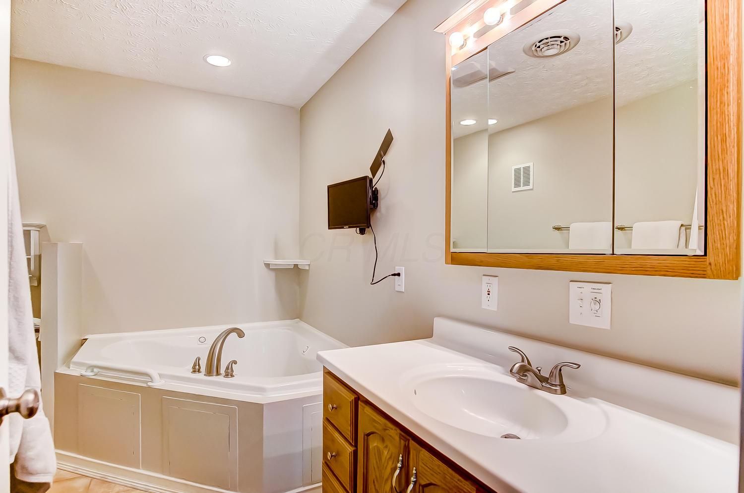 1041 Amity Road Galloway, OH 43119 - Photo 31 of 65 Gallery Image 31