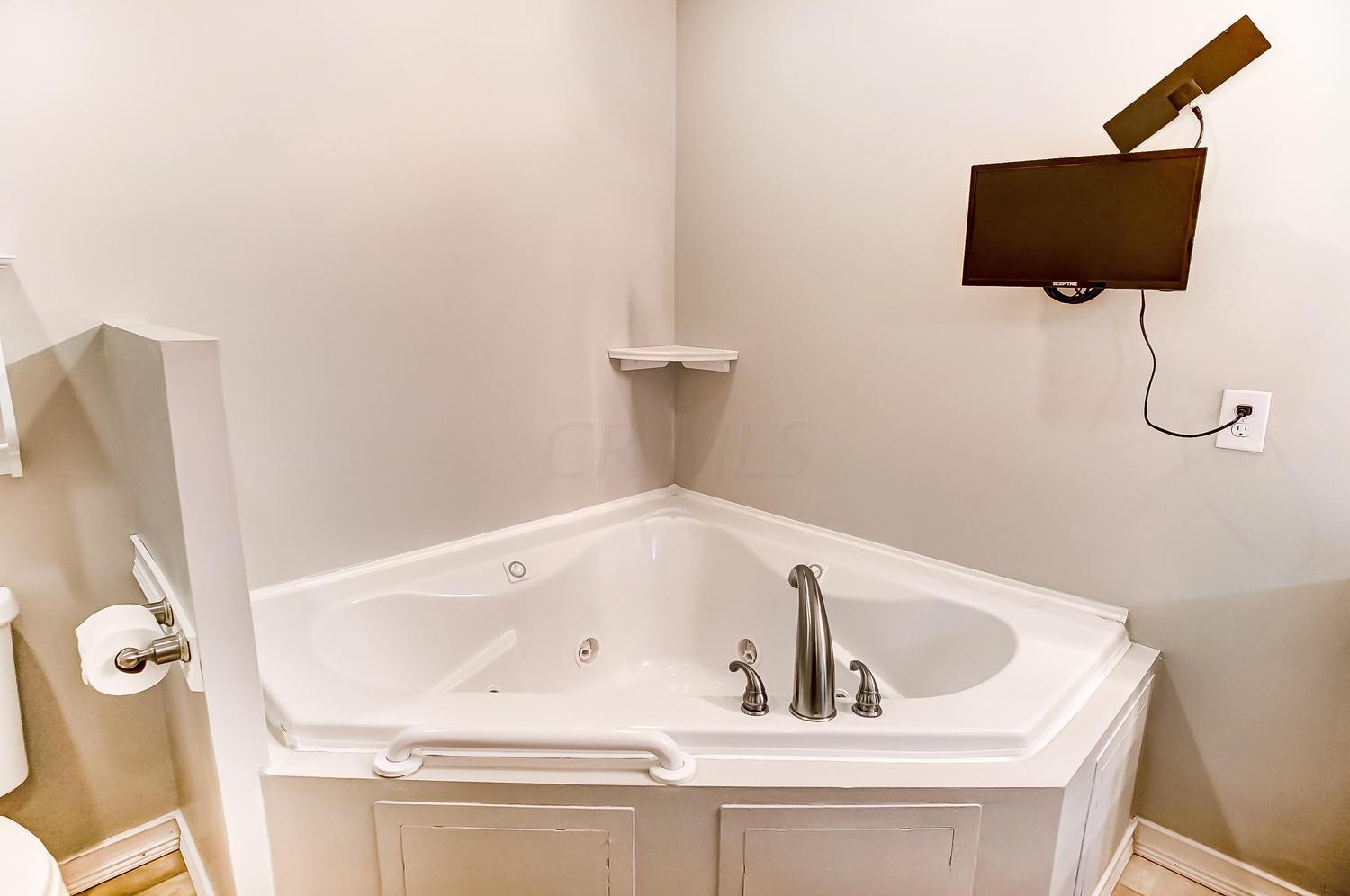 1041 Amity Road Galloway, OH 43119 - Photo 32 of 65 Gallery Image 32