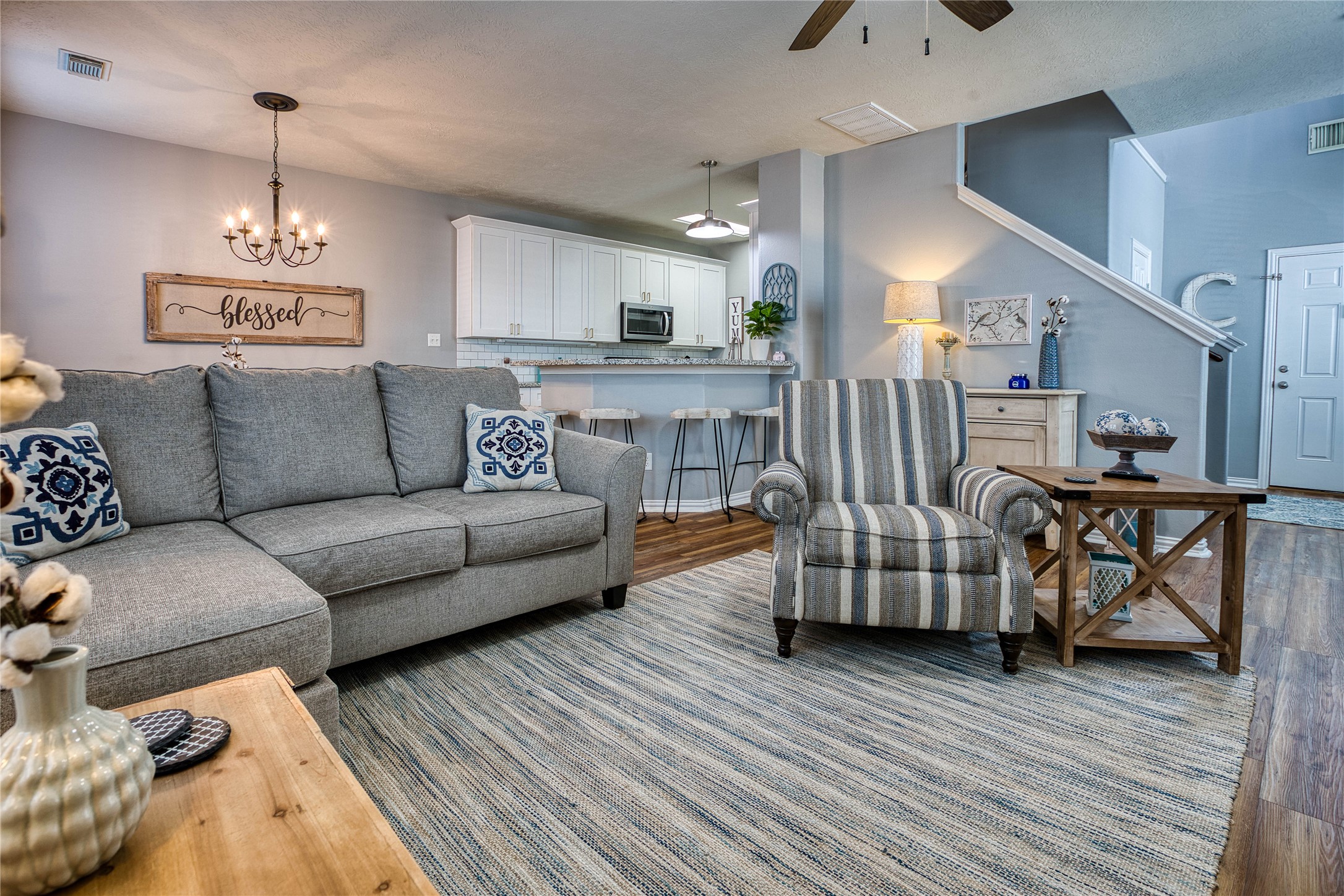 280 Brandy Ridge Lane Dickinson, TX 77539 - Photo 3 of 27 a living room with furniture and a wooden floor
