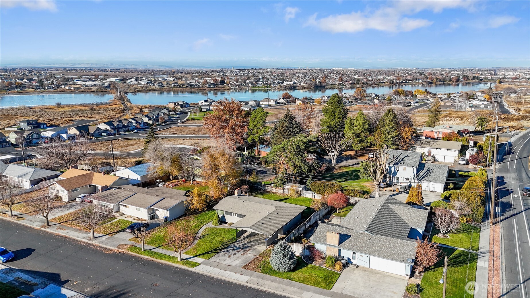 110 Linden Avenue Moses Lake, WA 98837 - Photo 35 of 40 an aerial view of a city