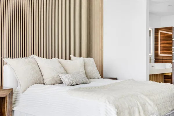 $7,000 | 2020 North Bayshore Drive, Unit 3509, Miami, FL 33137