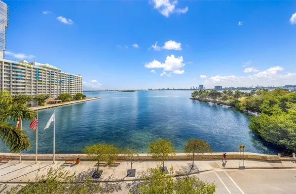 $7,000 | 2020 North Bayshore Drive, Unit 3509, Miami, FL 33137