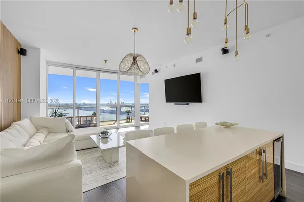 $7,000 | 2020 North Bayshore Drive, Unit 3509, Miami, FL 33137