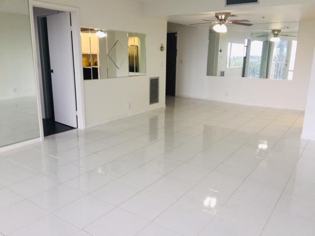 336 Golfview Road, Unit 812 North Palm Beach, FL 33408 - Photo 4 of 17 IMG_2471