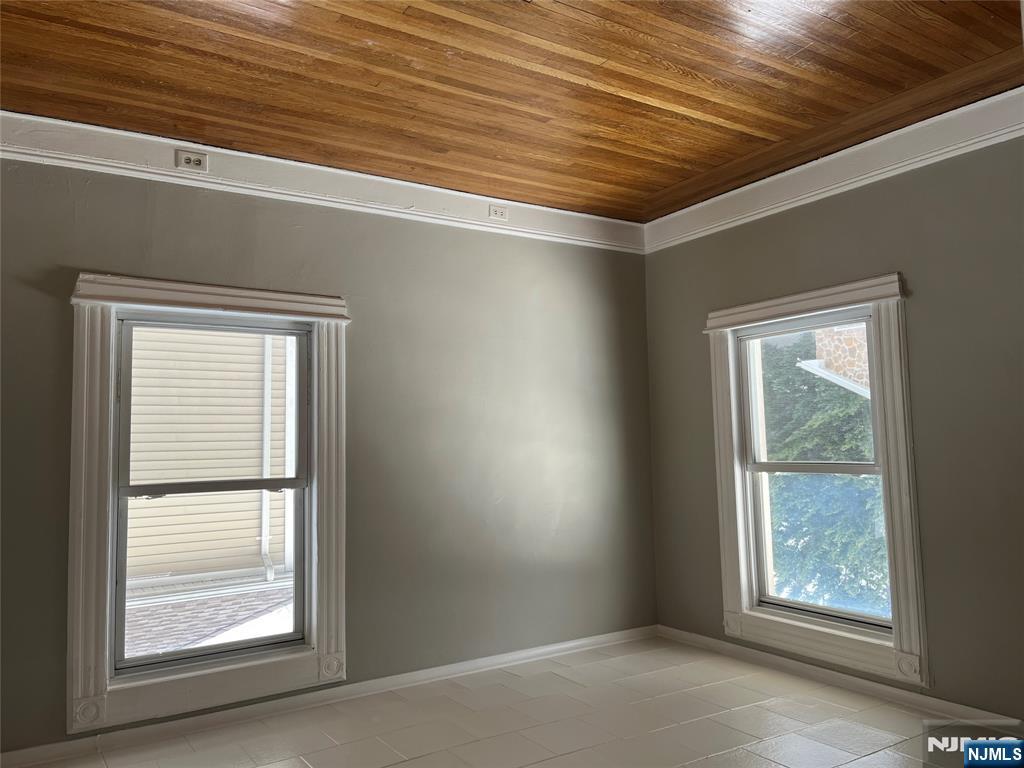 260 Washington Place, Unit LEFT SIDE Hasbrouck Heights, NJ 07604 - Photo 12 of 20