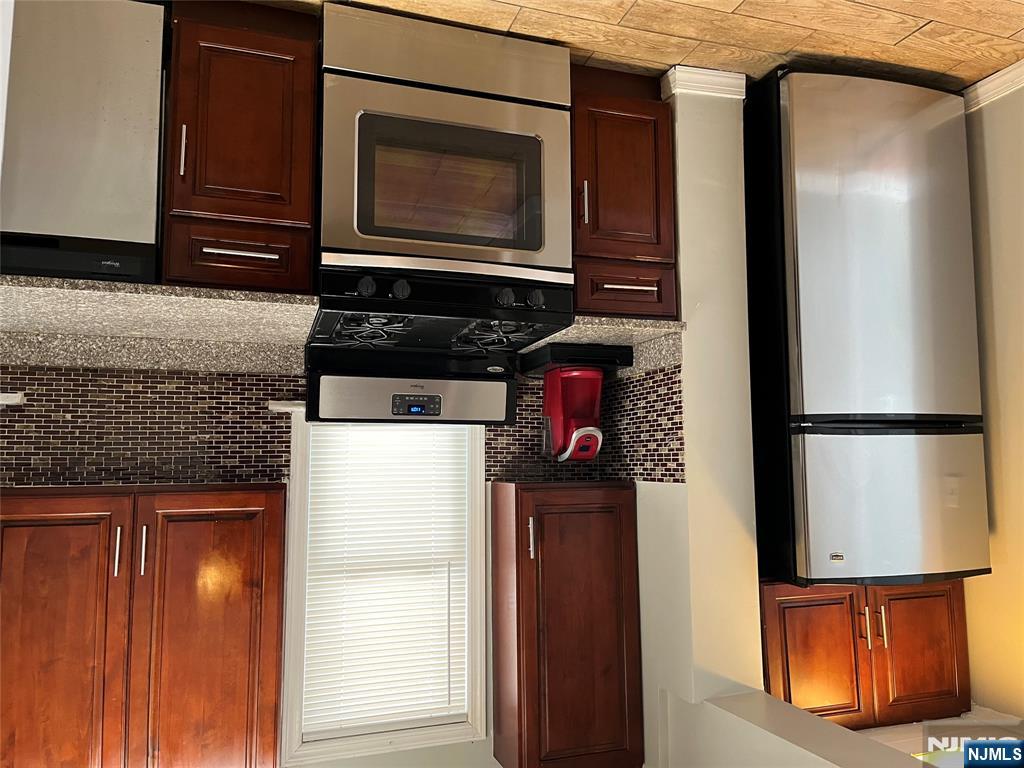 260 Washington Place, Unit LEFT SIDE Hasbrouck Heights, NJ 07604 - Photo 5 of 20