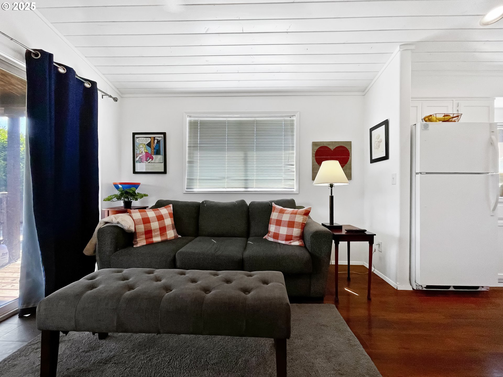 19921 Whaleshead Road, Unit T5 Brookings, OR 97415 - Photo 12 of 34 a living room with furniture and a table