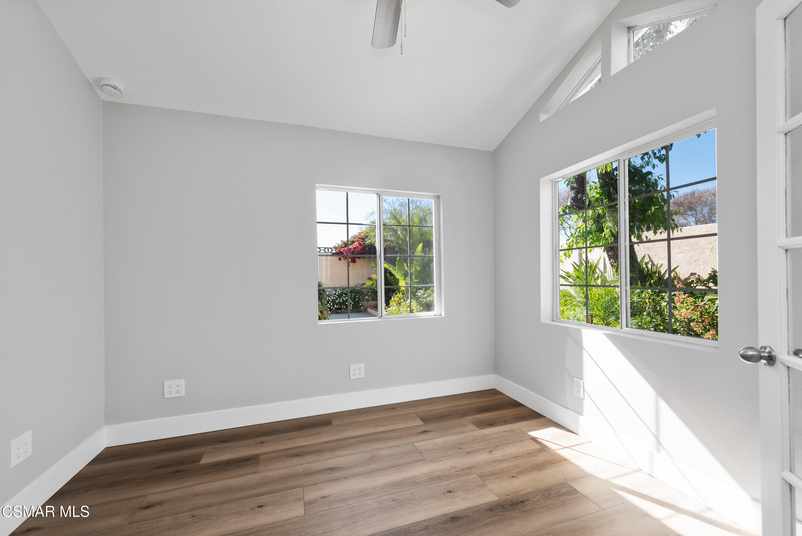 2111 Fitzgerald Road Simi Valley, CA 93065 - Photo 11 of 42 2111 Fitzgerald Rd Simi Valley-11