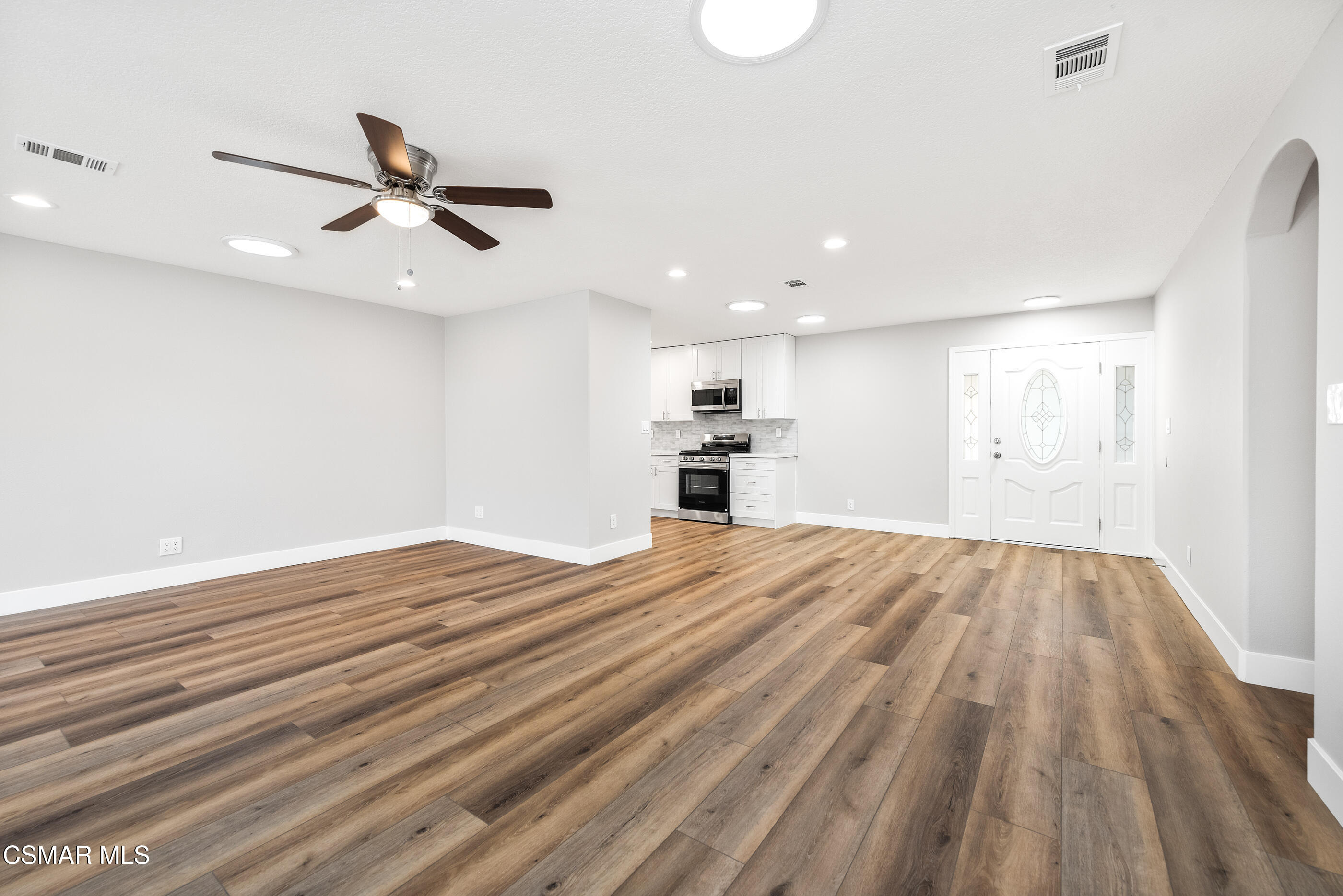 2111 Fitzgerald Road Simi Valley, CA 93065 - Photo 12 of 42 2111 Fitzgerald Rd Simi Valley-12