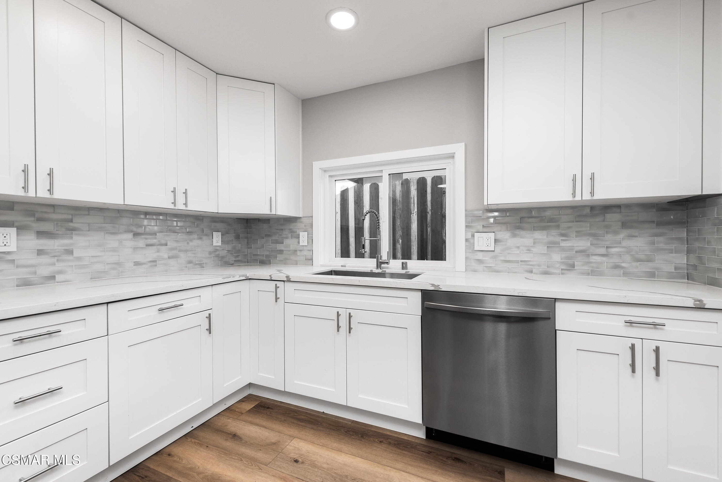 2111 Fitzgerald Road Simi Valley, CA 93065 - Photo 16 of 42 2111 Fitzgerald Rd Simi Valley-16