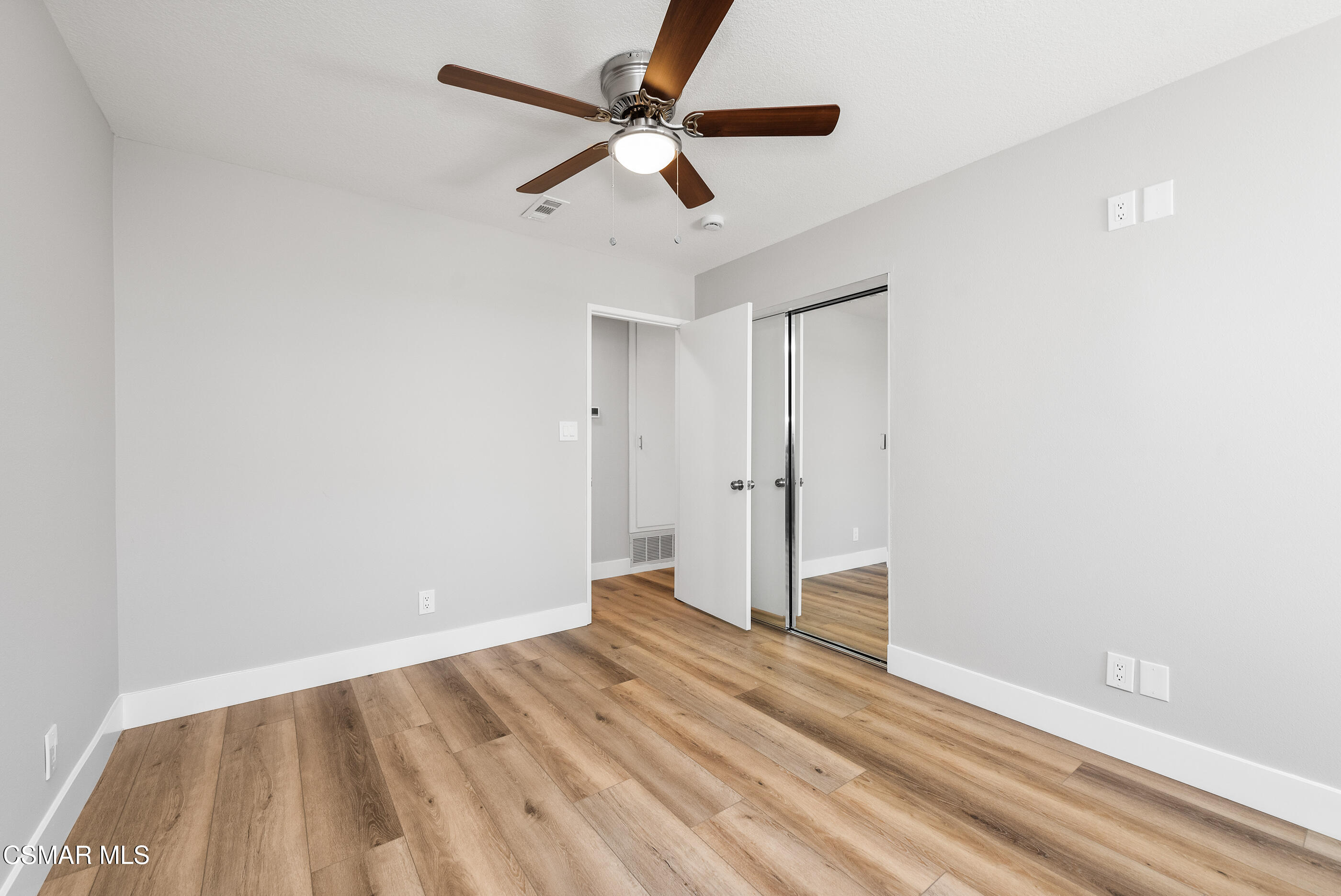 2111 Fitzgerald Road Simi Valley, CA 93065 - Photo 19 of 42 2111 Fitzgerald Rd Simi Valley-19