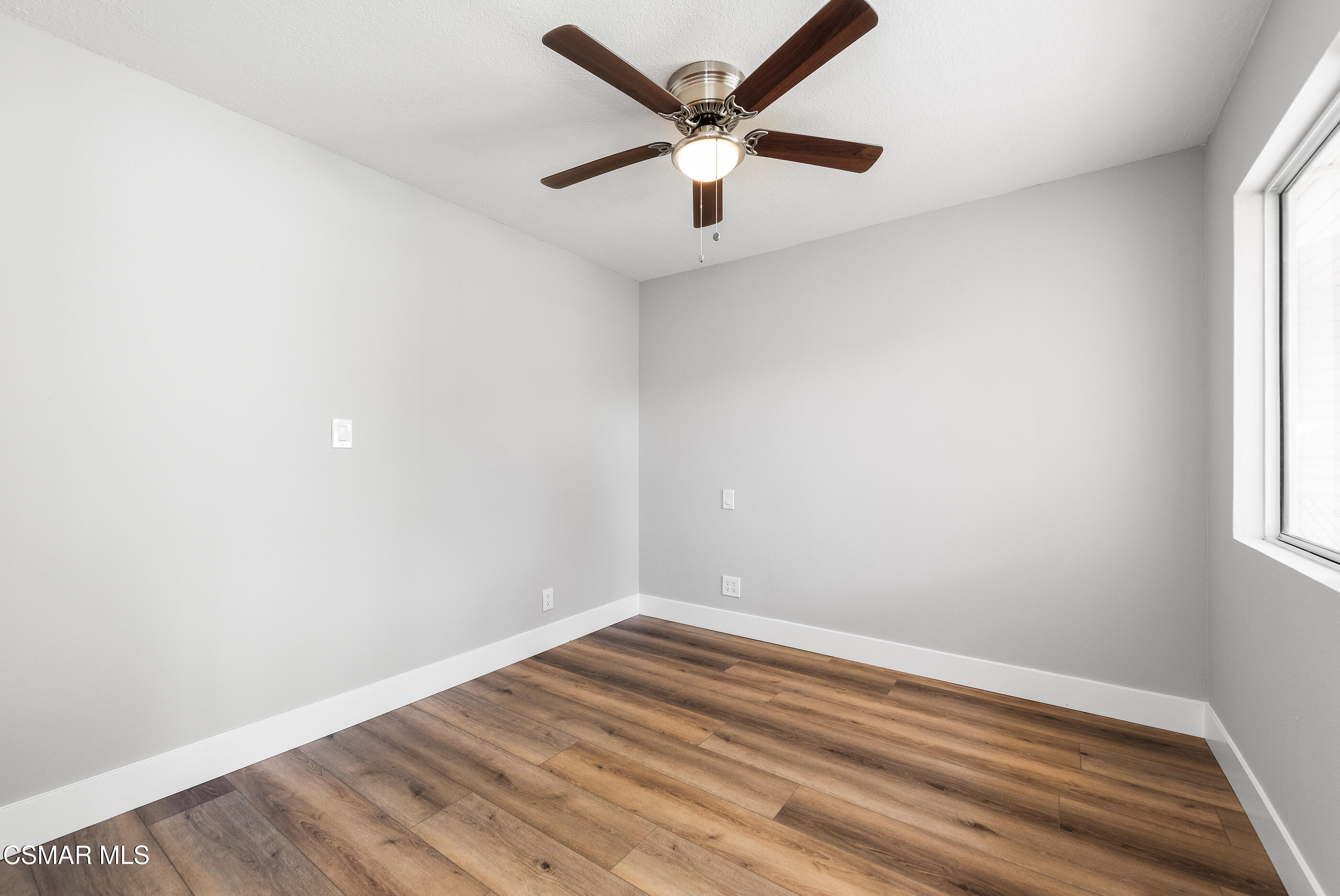 2111 Fitzgerald Road Simi Valley, CA 93065 - Photo 28 of 42 2111 Fitzgerald Rd Simi Valley-30