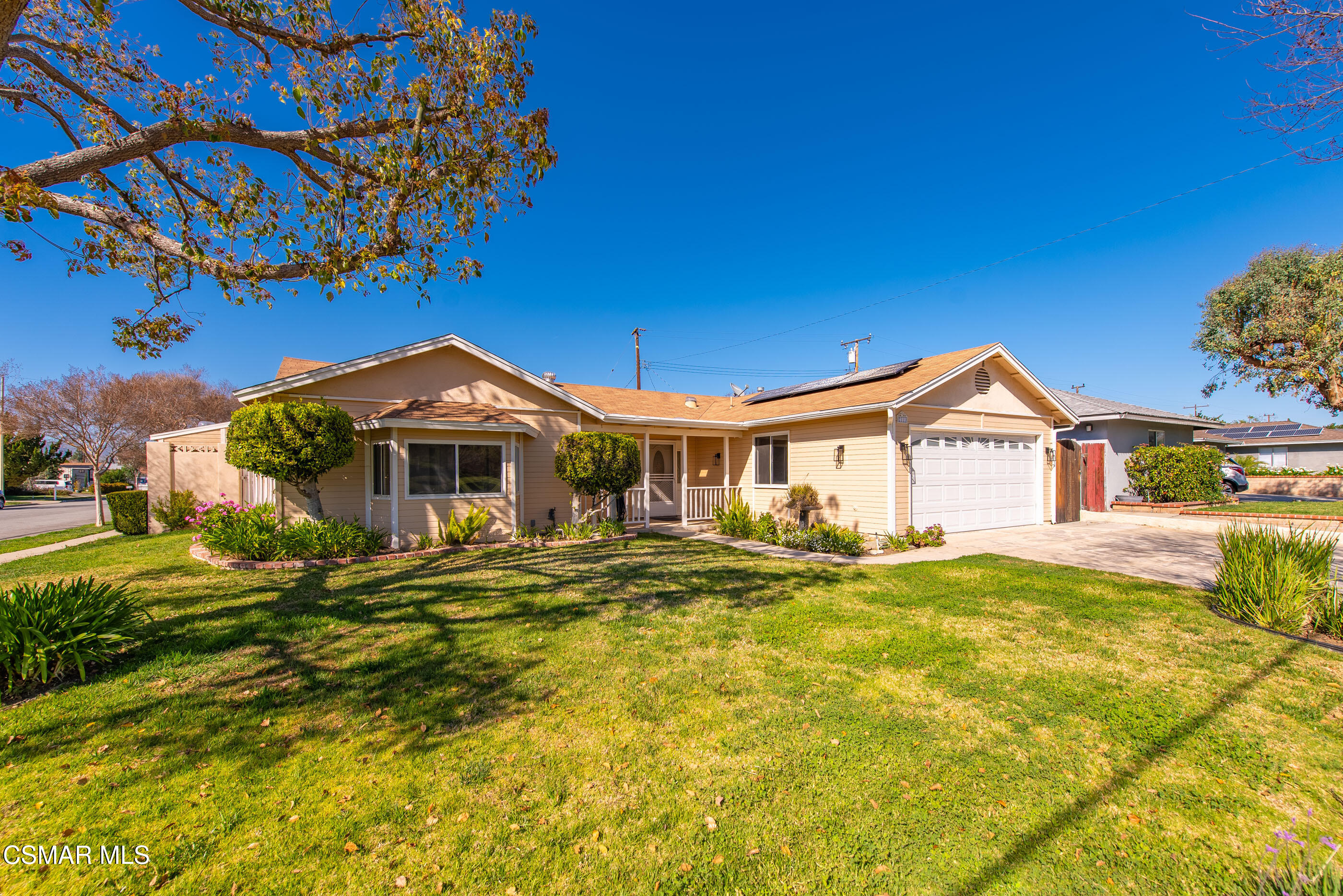 2111 Fitzgerald Road Simi Valley, CA 93065 - Photo 3 of 42 2111 Fitzgerald Rd Simi Valley-4