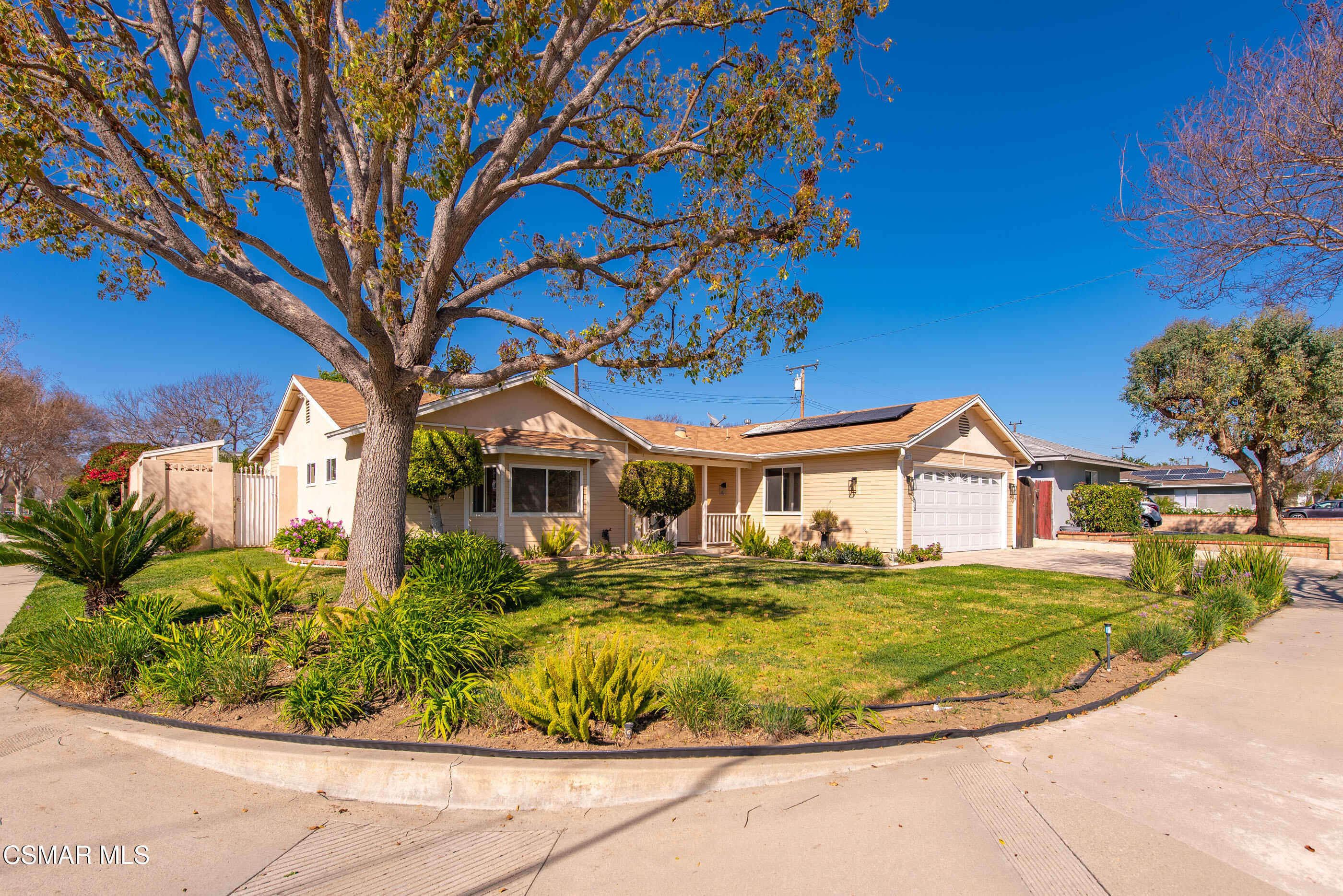 2111 Fitzgerald Road Simi Valley, CA 93065 - Photo 4 of 42 2111 Fitzgerald Rd Simi Valley-3