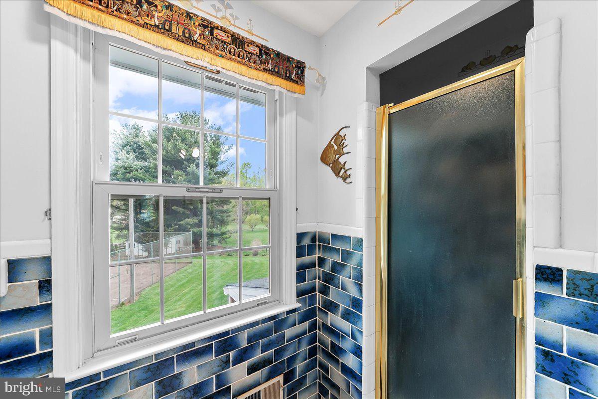 701 Pheasant Run Kennett Square, PA 19348 - Photo 24 of 41 a very nice looking room with a large window and front door