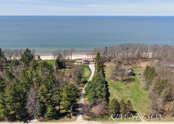 $2,999,000 | 8937 Indian Hills Road, Montague, MI 49437