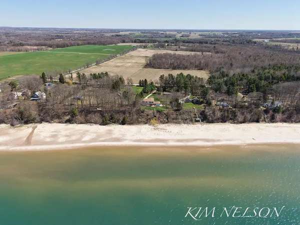 $2,999,000 | 8937 Indian Hills Road, Montague, MI 49437