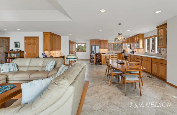 $2,999,000 | 8937 Indian Hills Road, Montague, MI 49437