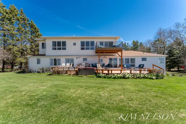 $2,999,000 | 8937 Indian Hills Road, Montague, MI 49437