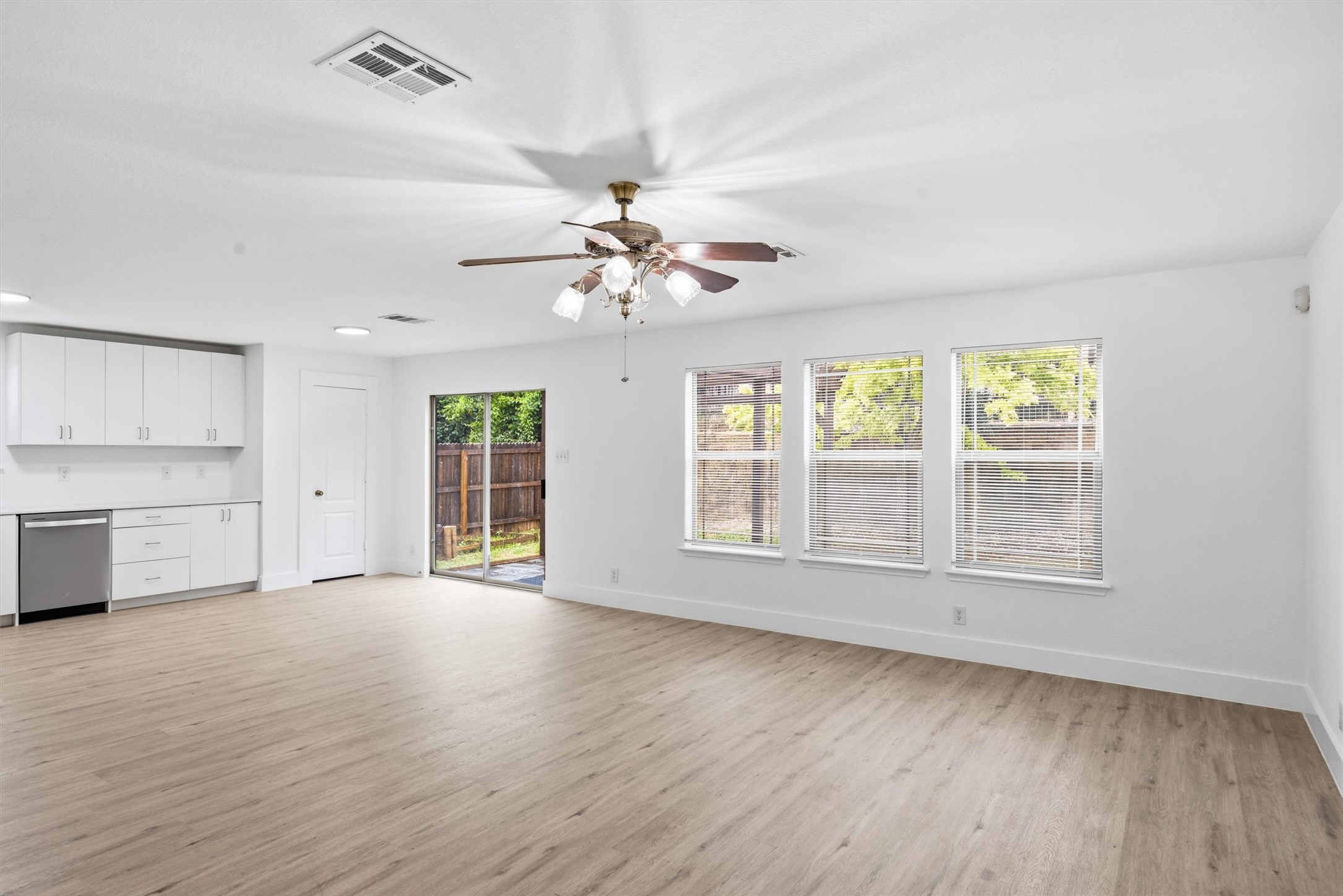 215 Myrtle Street Kyle, TX 78640 - Photo 16 of 37