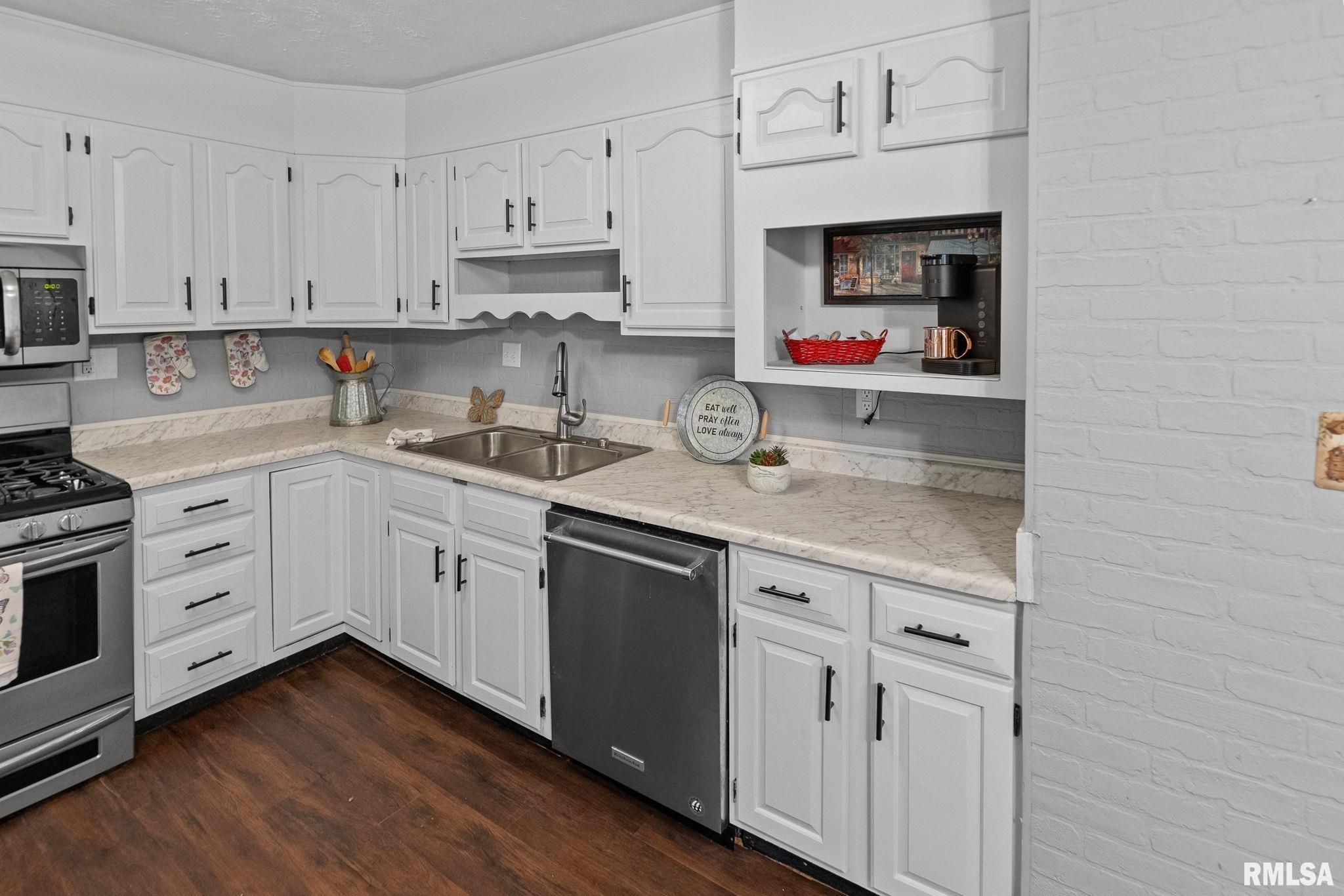 17 Roseclair Lane Centralia, IL 62801 - Photo 23 of 31