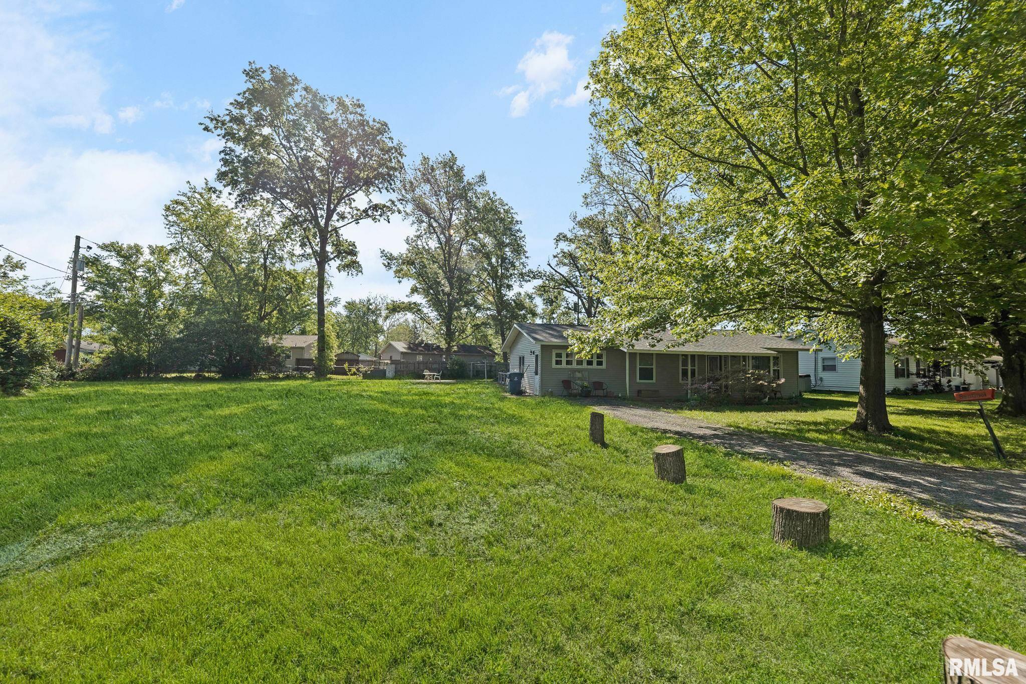 17 Roseclair Lane Centralia, IL 62801 - Photo 4 of 31