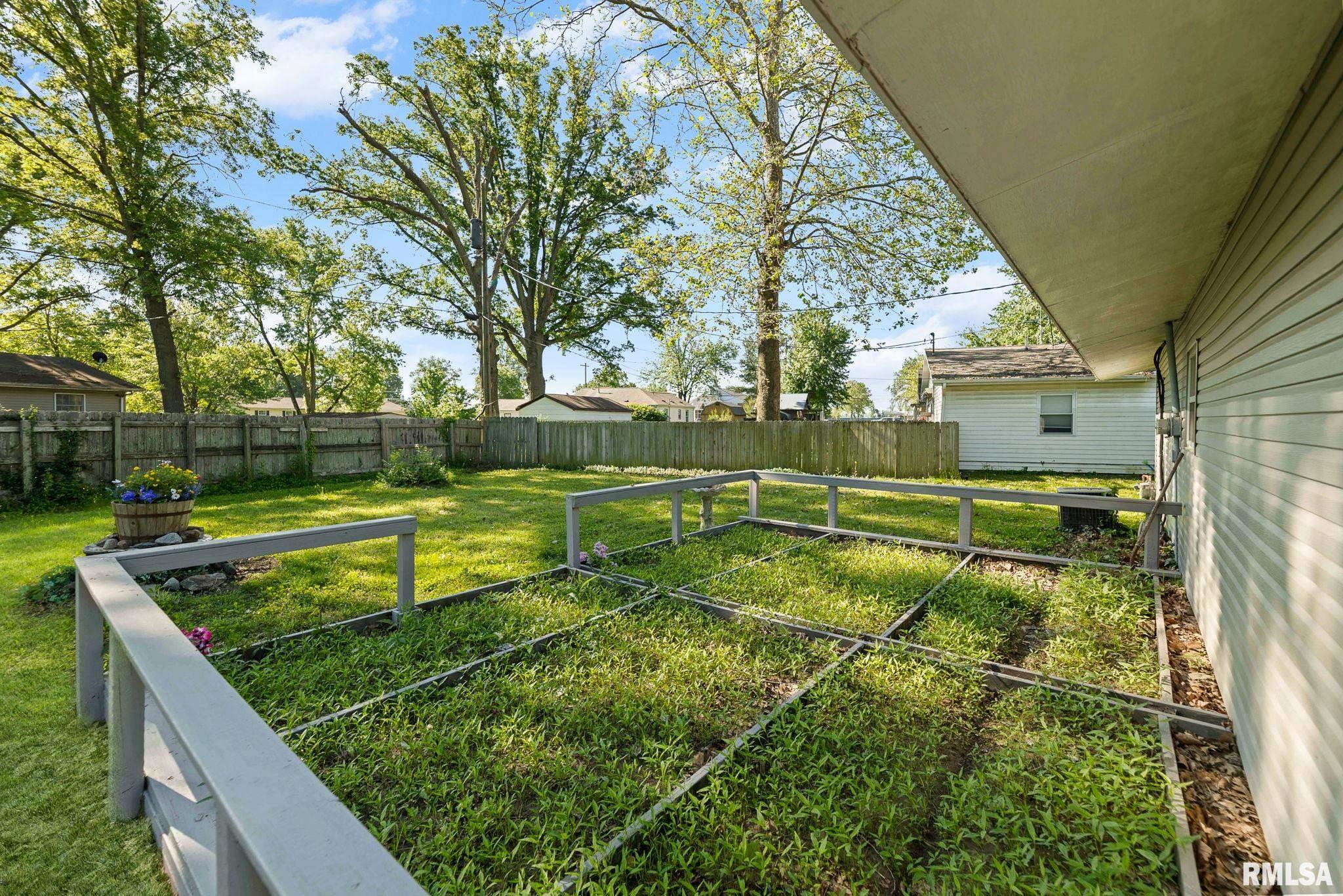 17 Roseclair Lane Centralia, IL 62801 - Photo 7 of 31