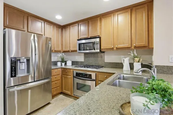 $829,000 | 17059 Calle Trevino, Unit 5, San Diego, CA 92127