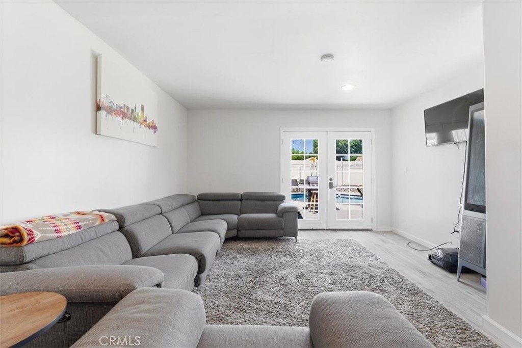 7959 Bothwell Road Reseda, CA 91335 - Photo 36 of 59