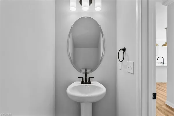 $635,000 | 5504 Penguin Drive, Summerfield, NC 27358