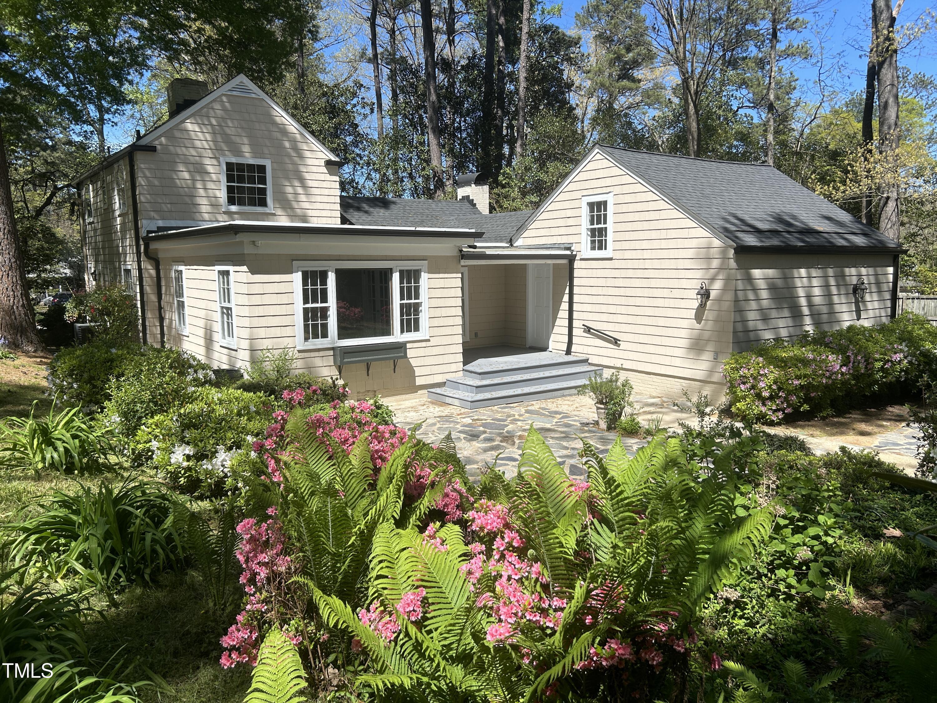 114 Briarcliff Road Durham, NC 27707 - Photo 3 of 34 IMG_4578