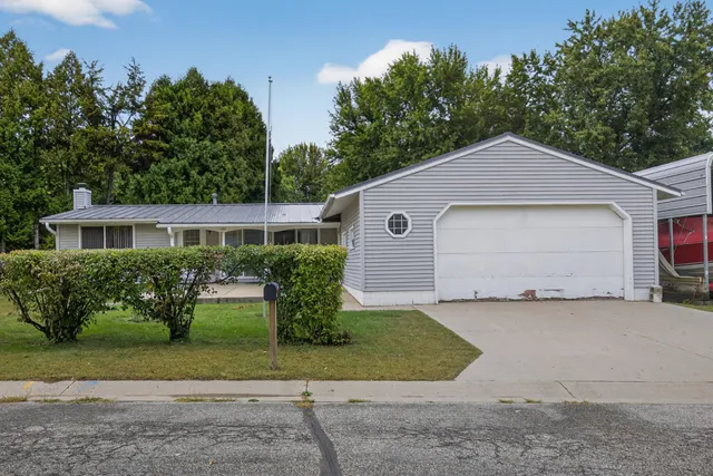 $249,000 | 199 Hillwood Drive, Lake City, MN 55041